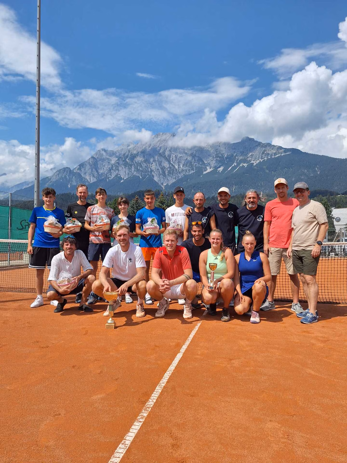 Siegerehrung beim Alpencup TC Wattens